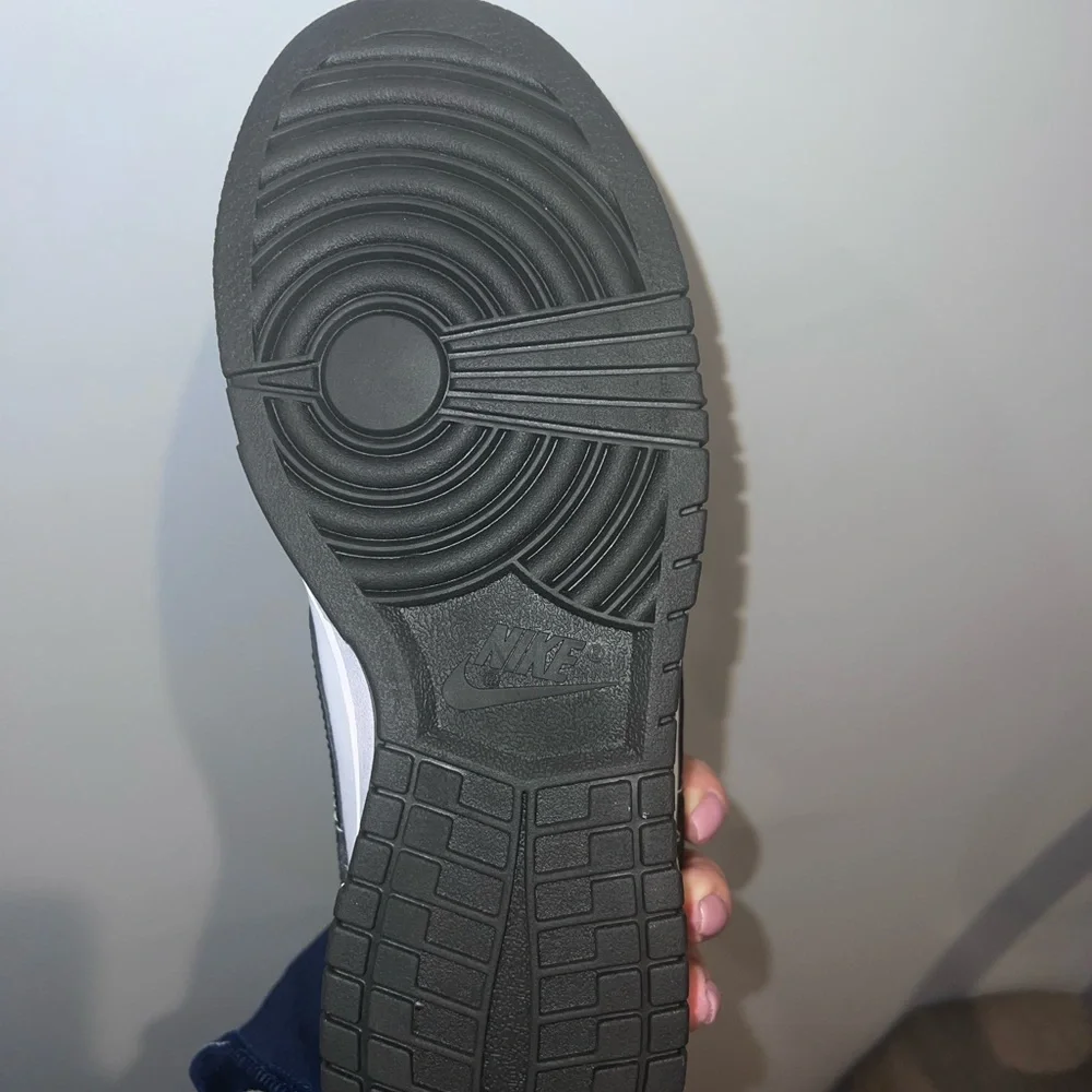 Nike Dunk Low “Black White” - Picture 4 of 6